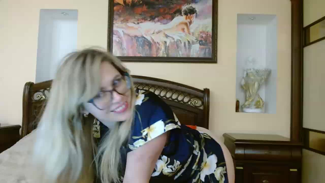 Elegant00Girl Adult Chat February 2, 2026