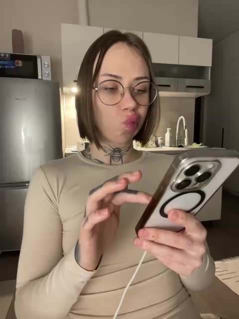 v_-_-_v Adult Chat February 3, 2026