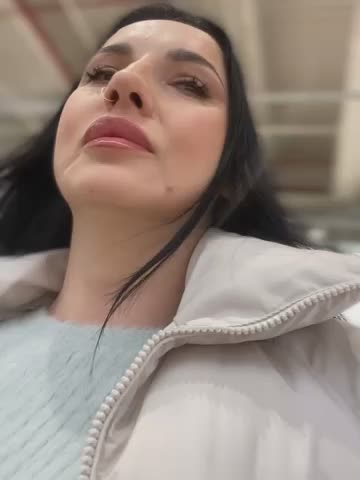 Roxana-Sexy Adult Chat February 4, 2026