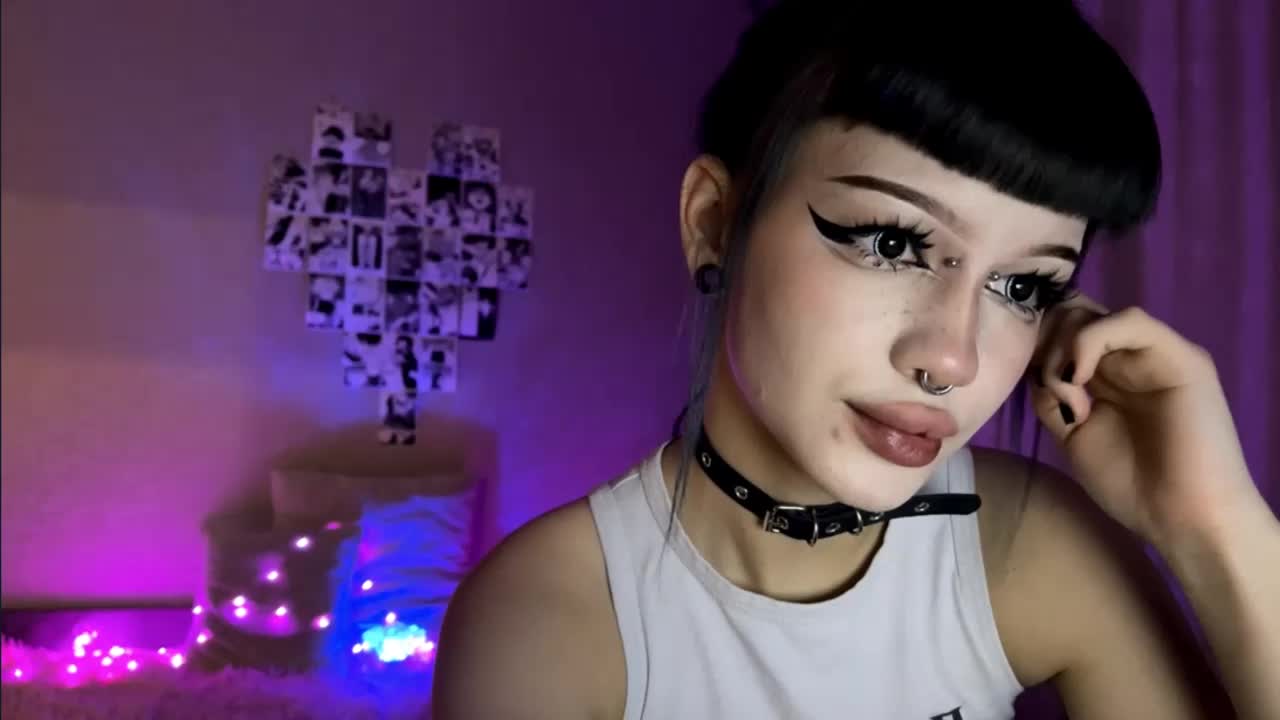 dieonisia Adult Chat February 4, 2026