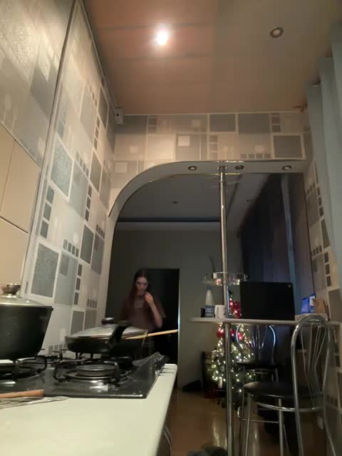 -APELSINKA- Adult Chat February 5, 2026