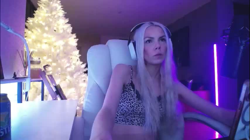 tinykylie Adult Chat February 5, 2026