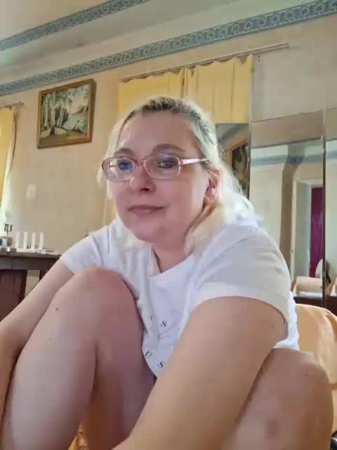Vika211 Adult Chat February 8, 2026