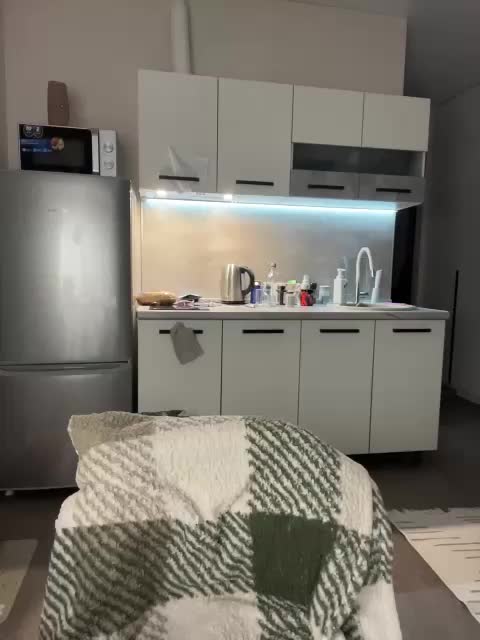 v_-_-_v Adult Chat February 9, 2026