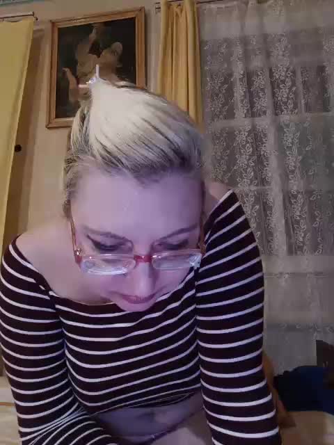 Vika211 Adult Chat February 9, 2026