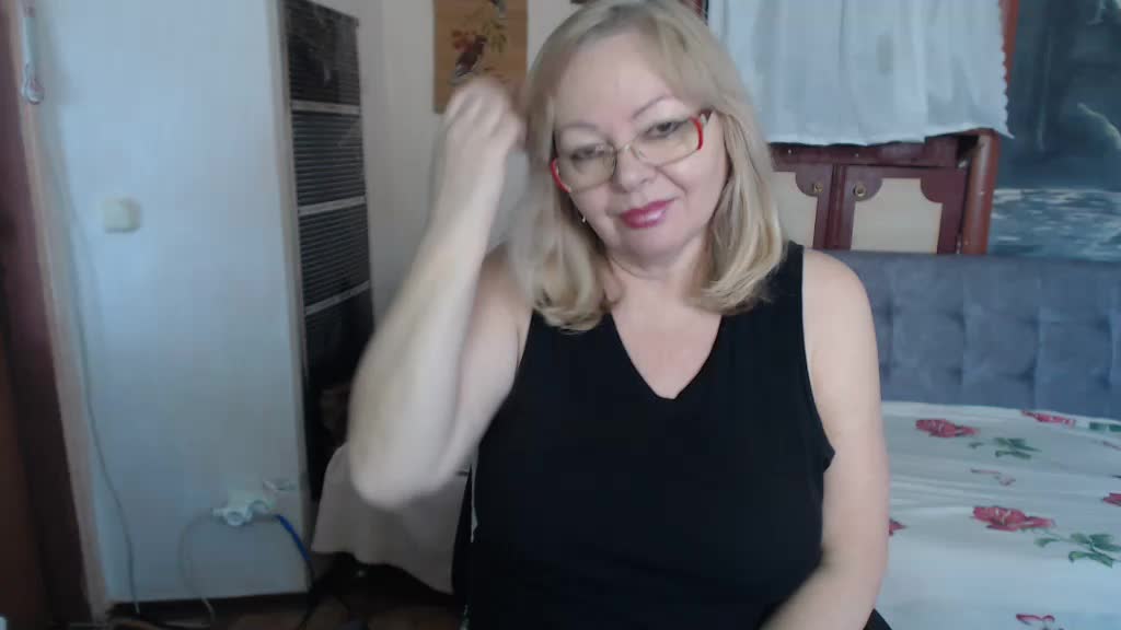 EvelynLoveShy Adult Chat February 9, 2026