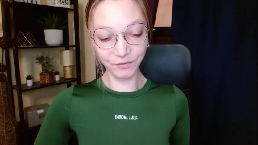 emilly_xkiss Adult Chat February 9, 2026