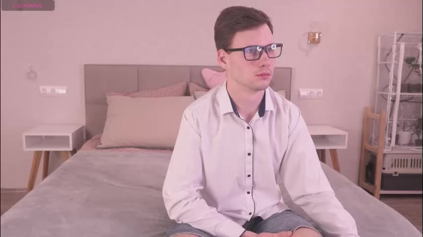 fluffy_hat Adult Chat February 11, 2026