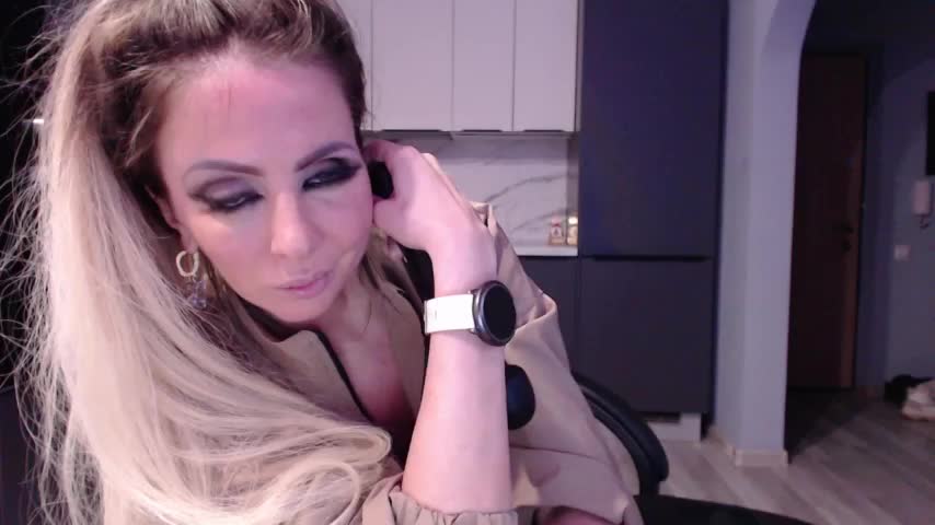 blondalina Adult Chat February 11, 2026