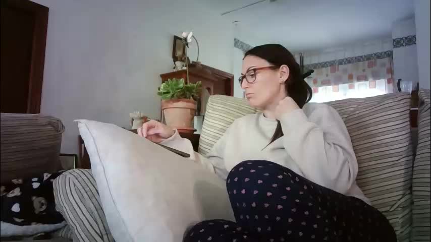 lolahueso Adult Chat February 11, 2026