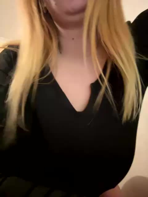 Milaniya96 Adult Chat February 11, 2026