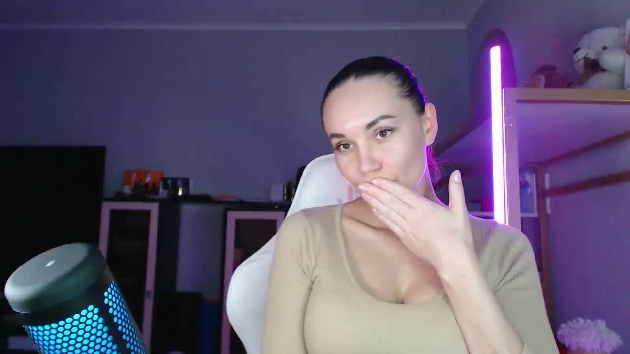 QWEENII Adult Chat February 11, 2026