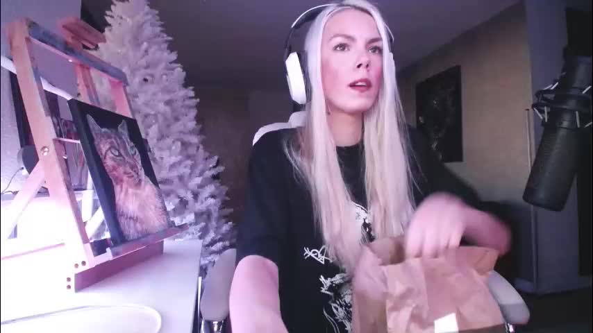 tinykylie Adult Chat February 11, 2026