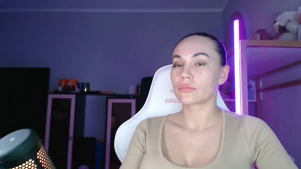 QWEENII Adult Chat February 11, 2026