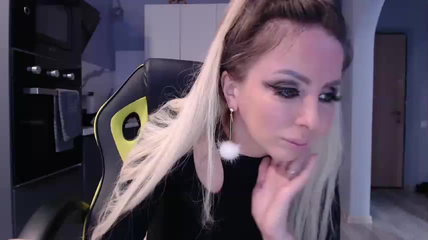 blondalina Adult Chat February 11, 2026