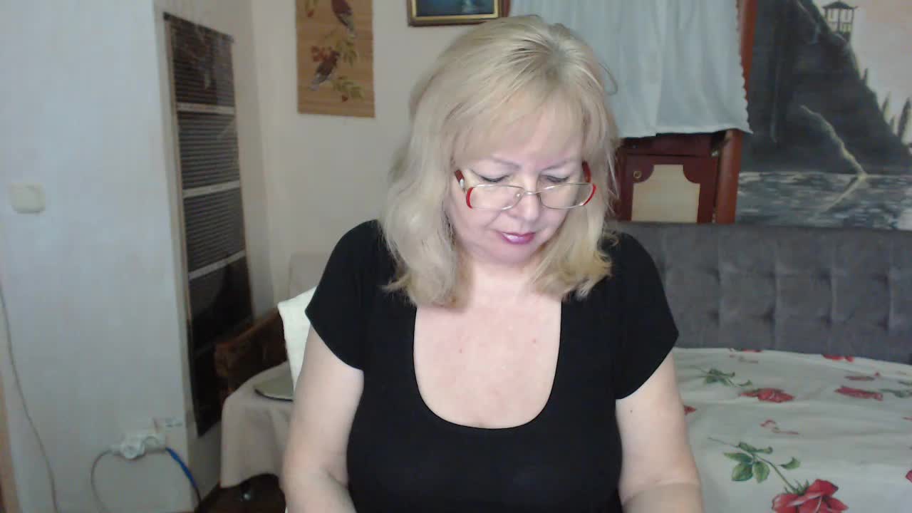 EvelynLoveShy Adult Chat February 12, 2026