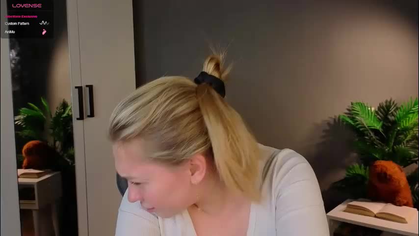 sssecretgirlfriend Adult Chat February 14, 2026