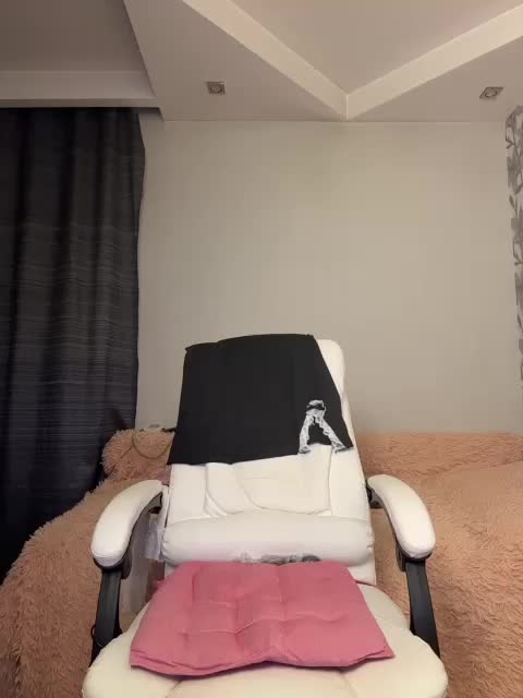 Eva-Bella Adult Chat February 14, 2026