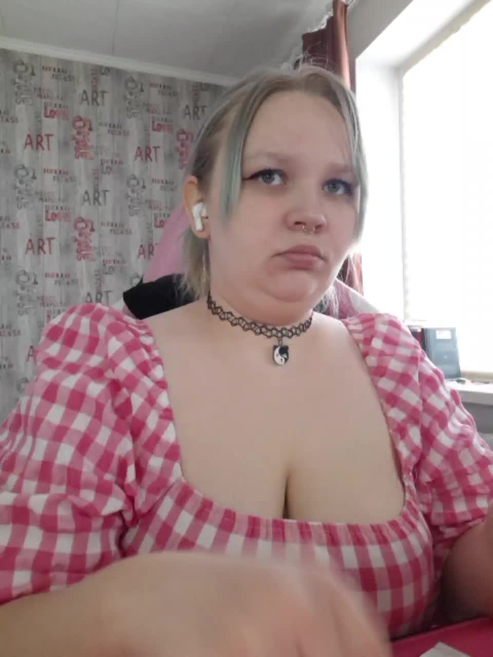 -MeooW- Adult Chat February 14, 2026