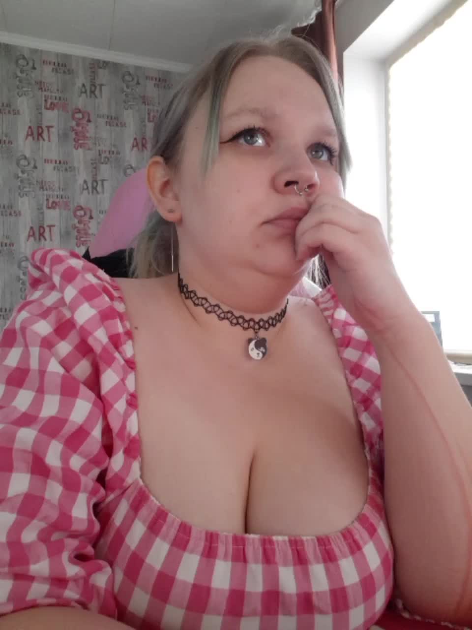 -MeooW- Adult Chat February 14, 2026