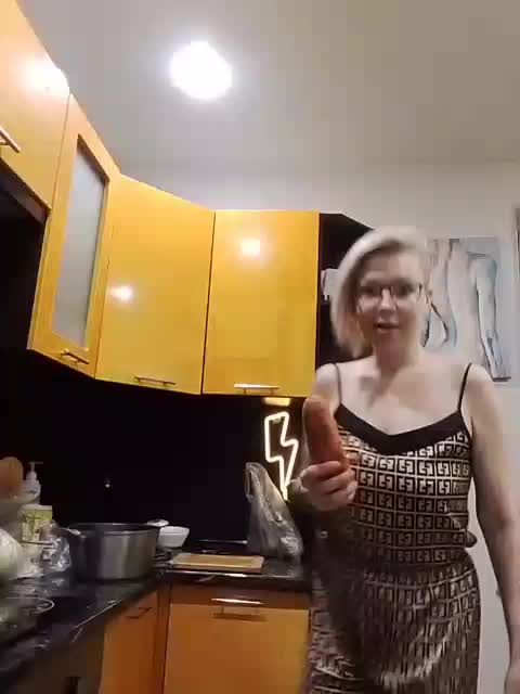 TilyTily Adult Chat February 15, 2026