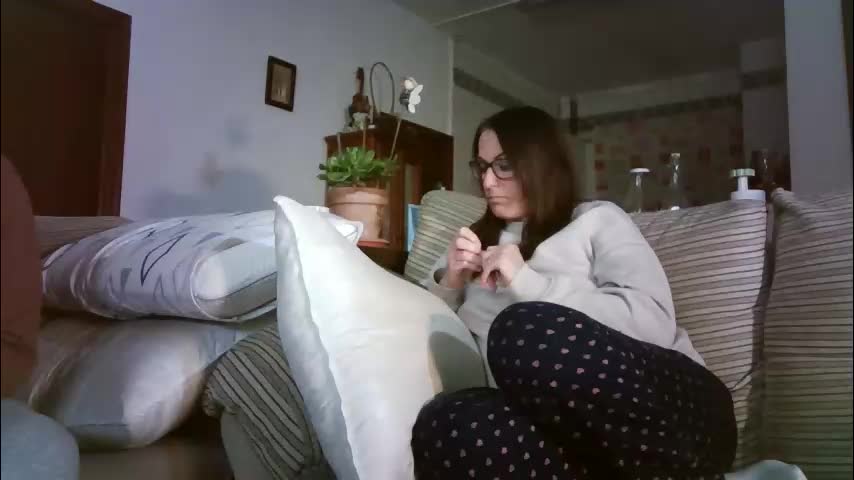 lolahueso Adult Chat February 16, 2026