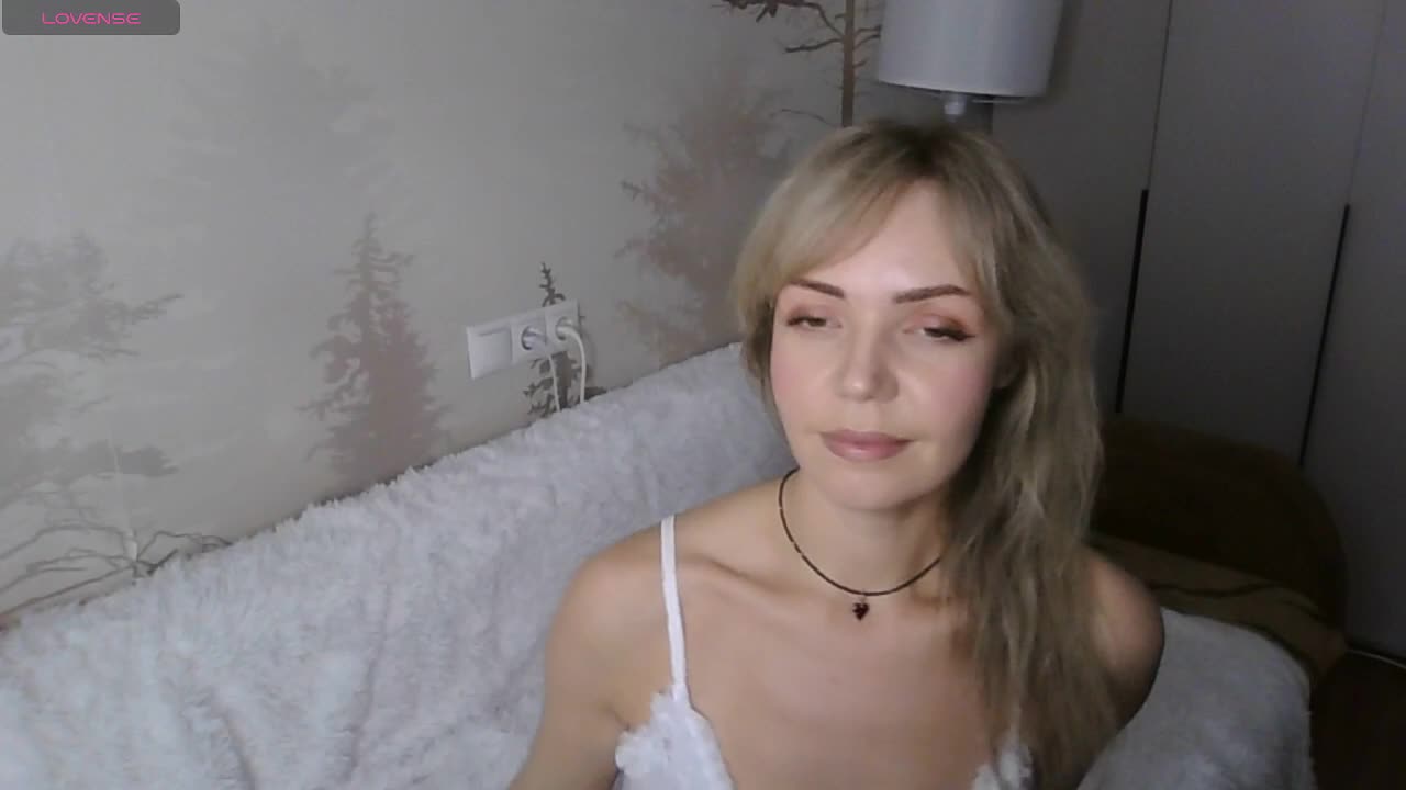 Red_Rose_98 Adult Chat February 16, 2026