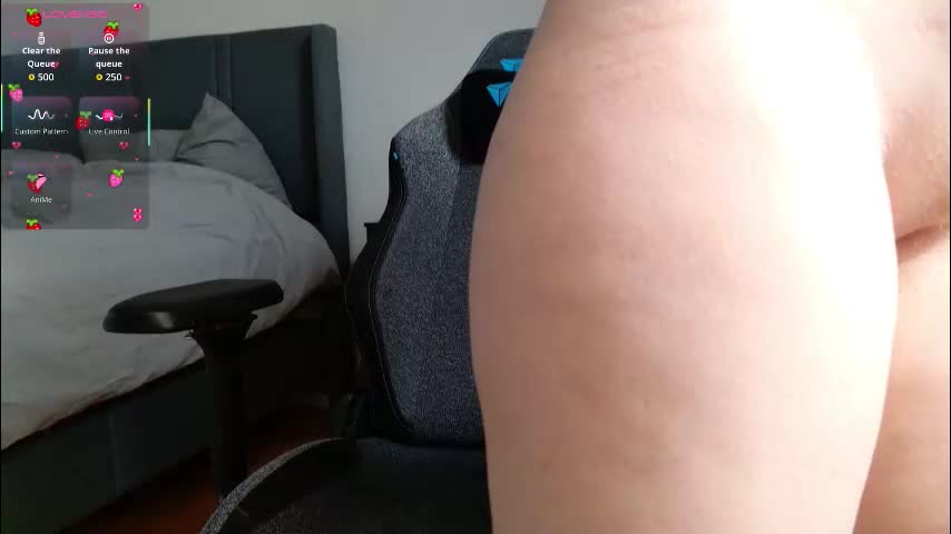 strawberryyfoxie Adult Chat February 16, 2026