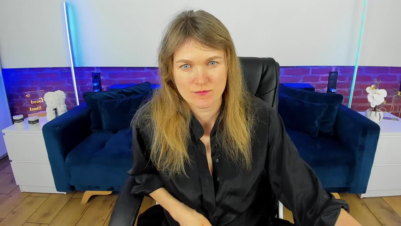 Annabel-xxx Adult Chat February 16, 2026