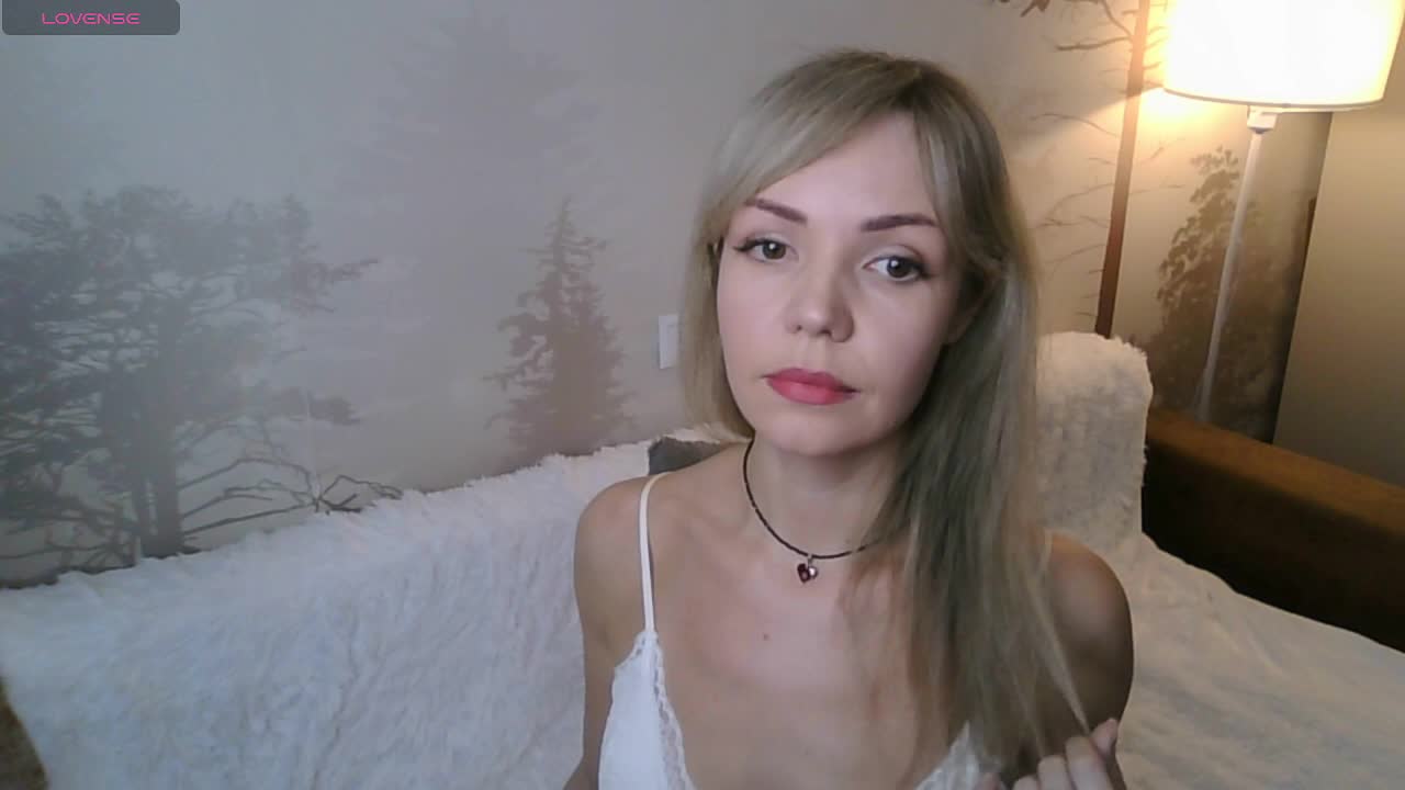 Red_Rose_98 Adult Chat February 22, 2026