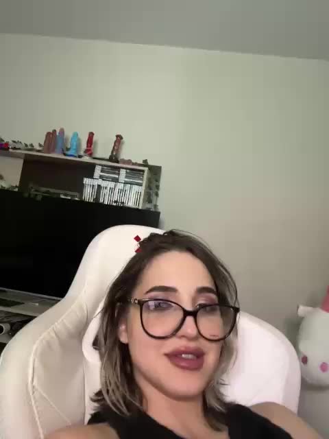 Honey_buns Adult Chat February 21, 2026