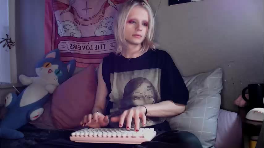 alien_bella Adult Chat February 22, 2026