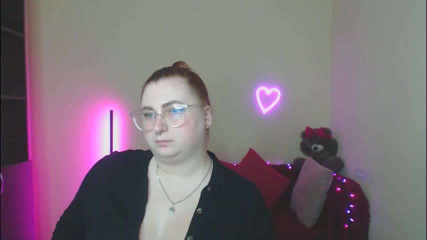 alicia_side_red Adult Chat February 23, 2026