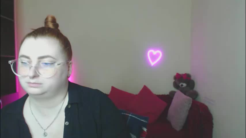 alicia_side_red Adult Chat February 23, 2026