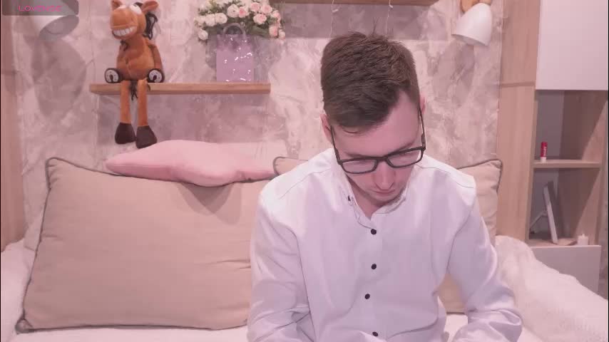 fluffy_hat Adult Chat February 23, 2026