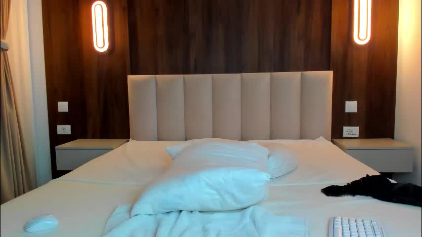 saradiamond01 Adult Chat February 24, 2026