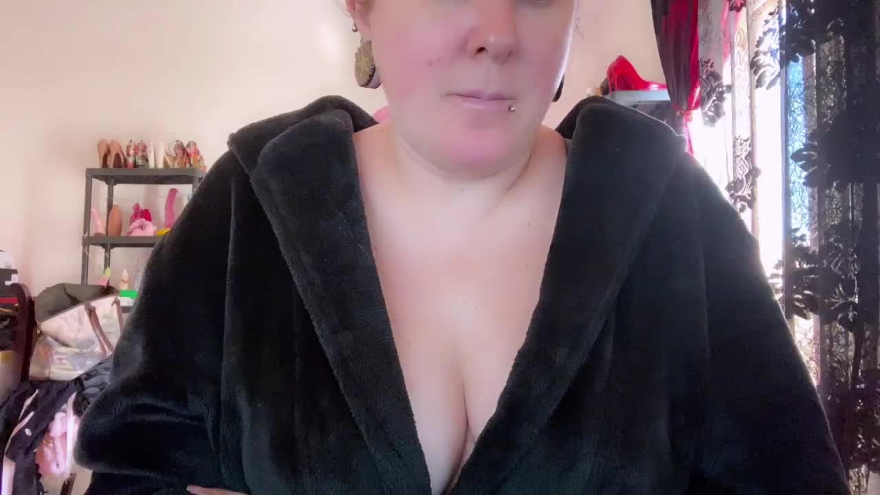 NylonQueen Adult Chat February 24, 2026