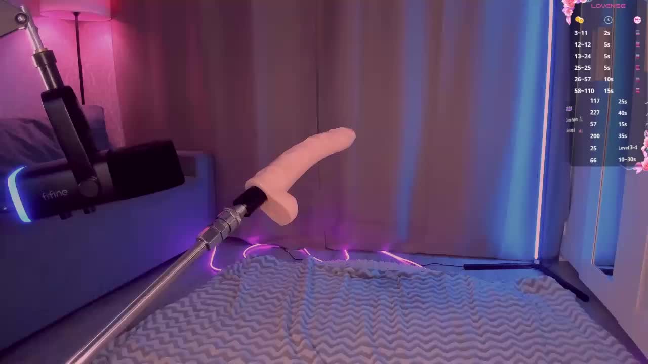 Juicy-Vikki Adult Chat February 24, 2026