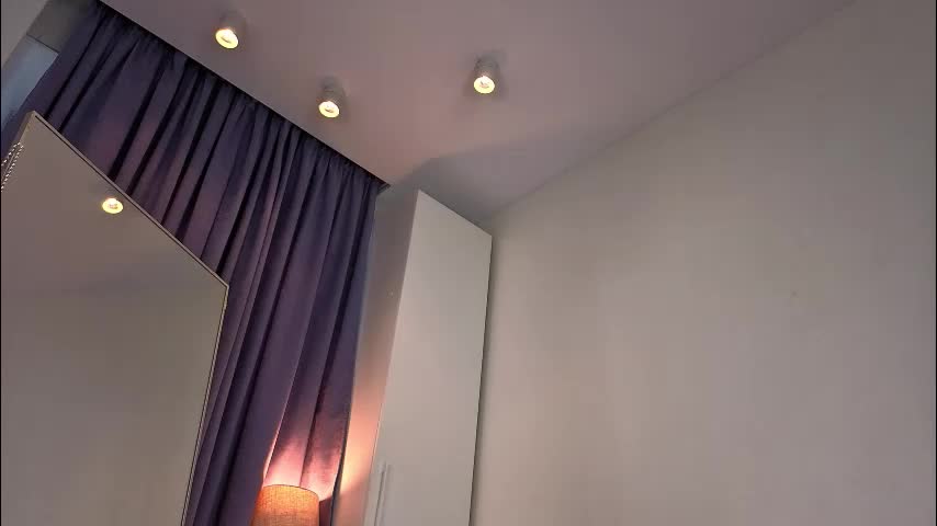 elfiecollins Adult Chat February 25, 2026