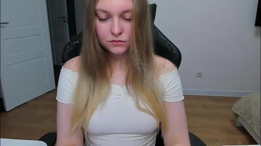 stacy_miraclee Adult Chat February 25, 2026