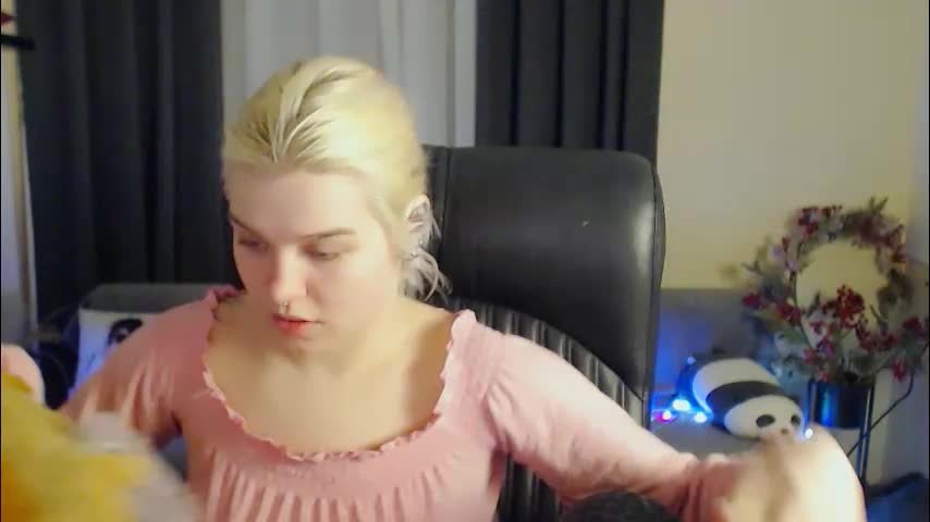 hot_blonda_ Adult Chat February 26, 2026