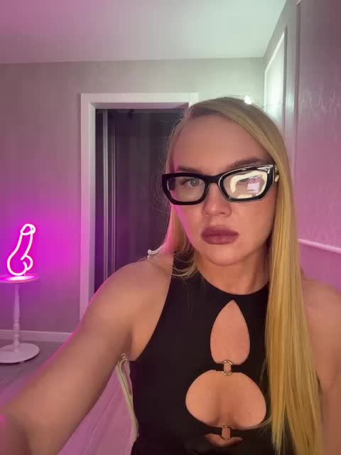 DOMINATRIX77 Adult Chat February 28, 2026