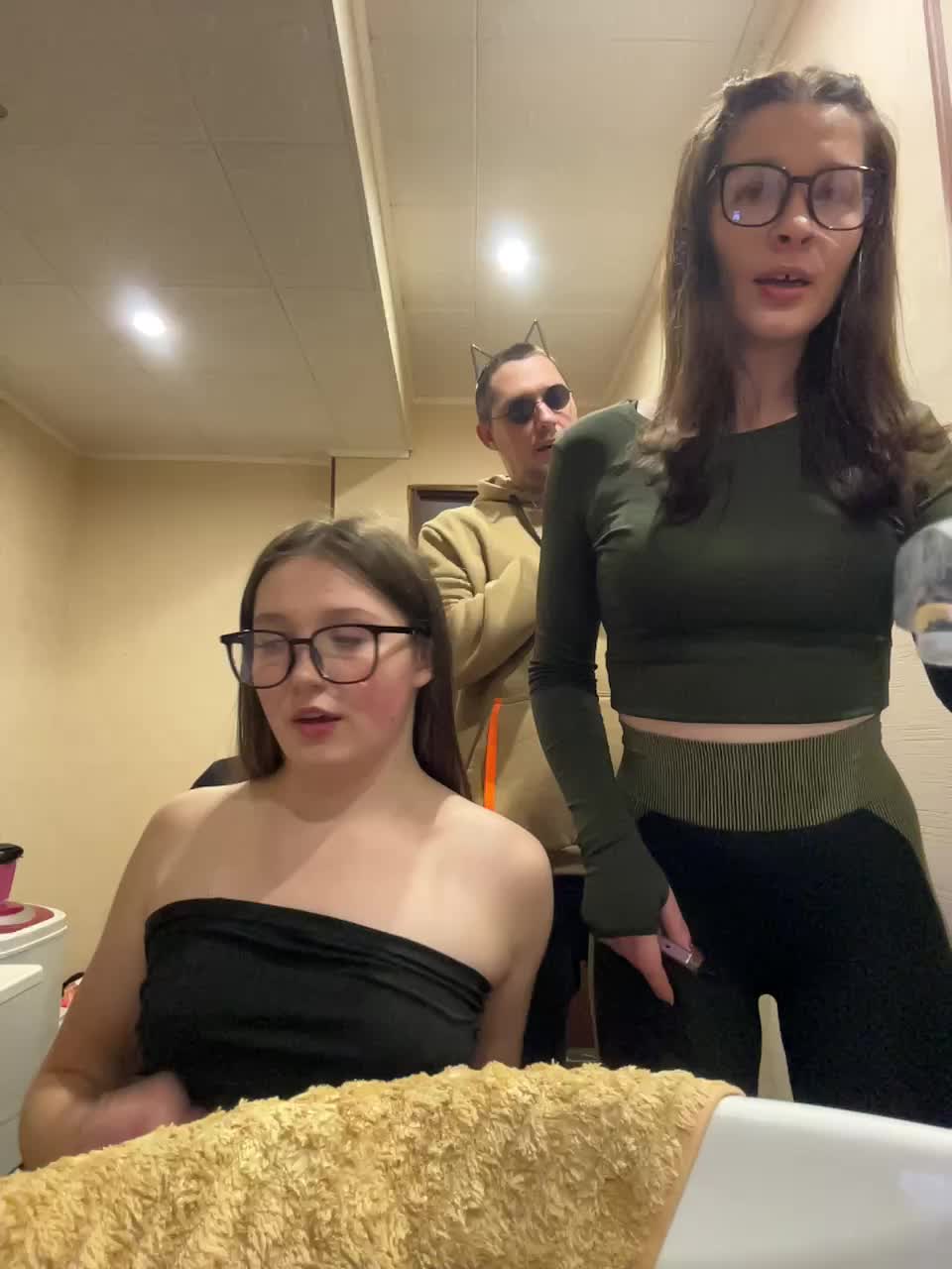 AHAHAC_HAXPEH_B_yHuTa3 Adult Chat March 1, 2026