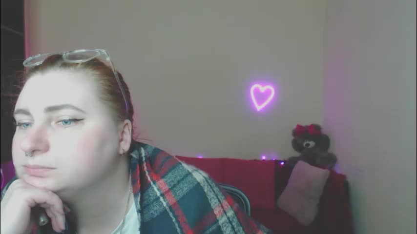 alicia_side_red Adult Chat March 1, 2026