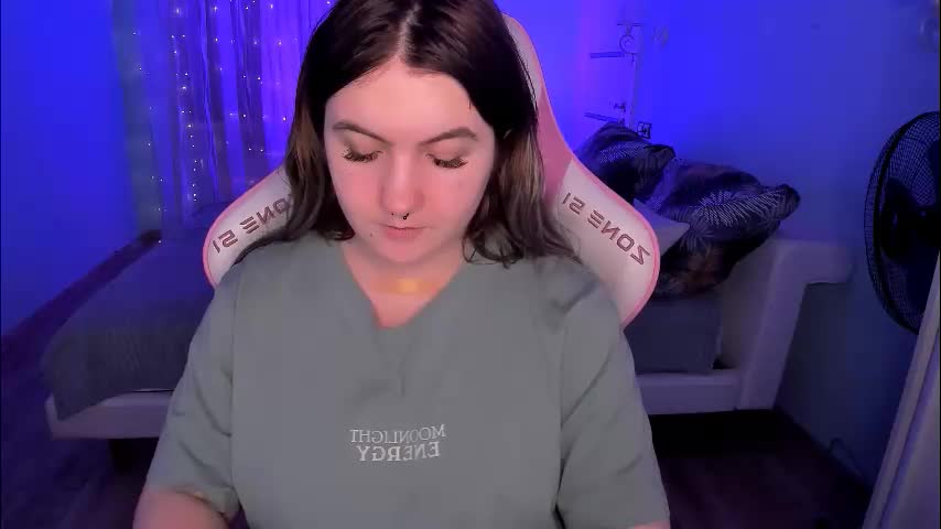 lovelyy_julia Adult Chat March 2, 2026