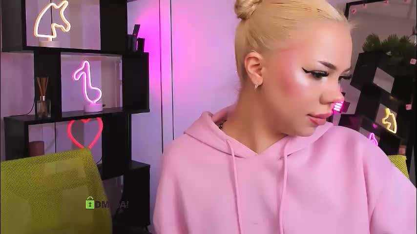 mila_glow Adult Chat March 4, 2026