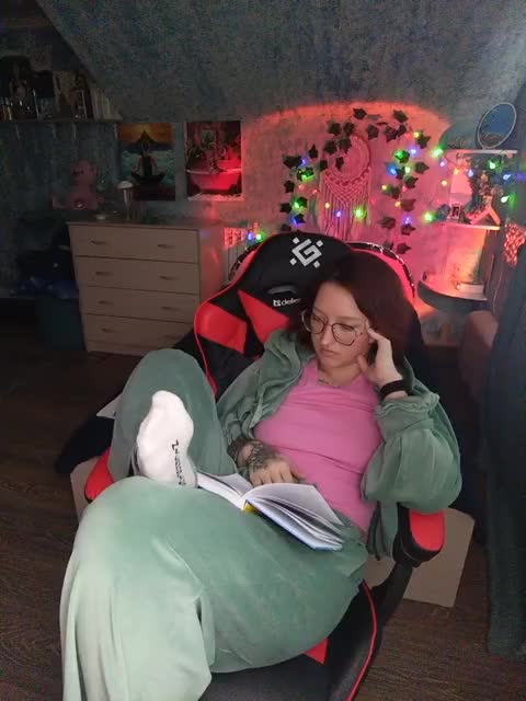 Mari_Gold Adult Chat March 4, 2026