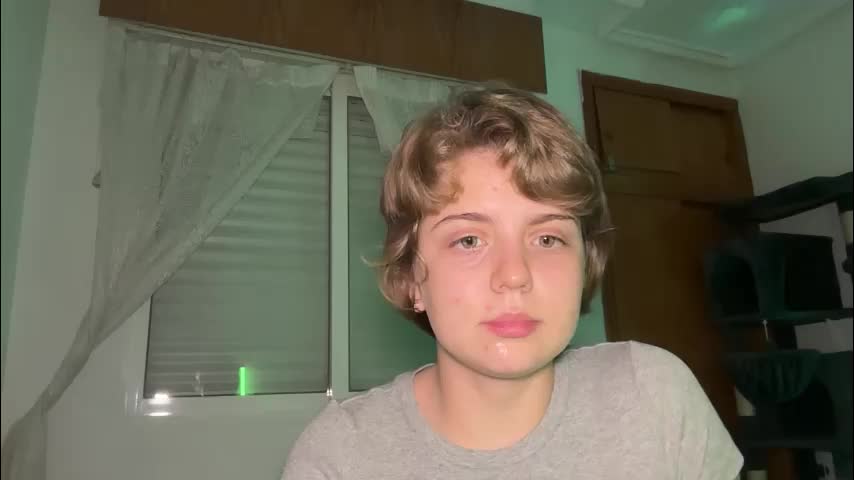 ari_crystal Adult Chat March 4, 2026