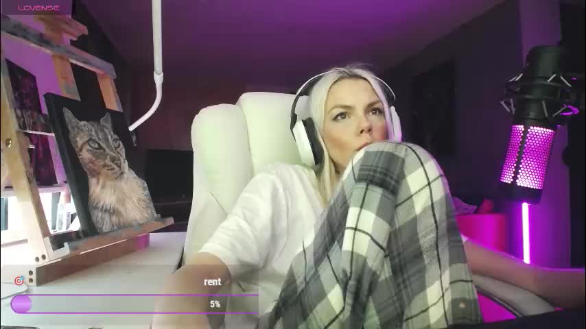 tinykylie Adult Chat March 4, 2026