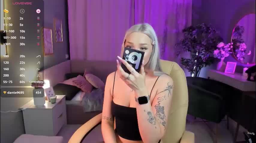 leslie_caronn Adult Chat March 4, 2026